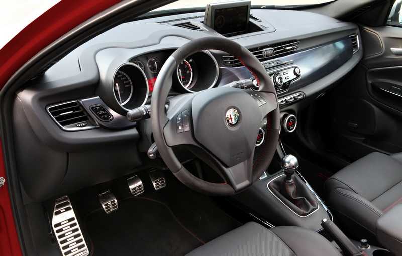Alfa romeo giulietta 2017-2018 характеристики, фото, цена, видео тест-драйв