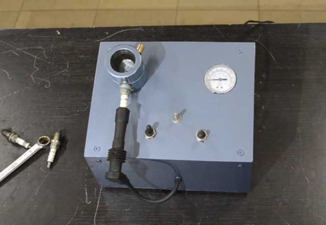 Тестер свечей зажигания под давлением. SMC-100m прибор для проверки свечей зажигания. Стенд для проверки свечей зажигания spt360. Стенд для проверки свечей зажигания SPCT-100.